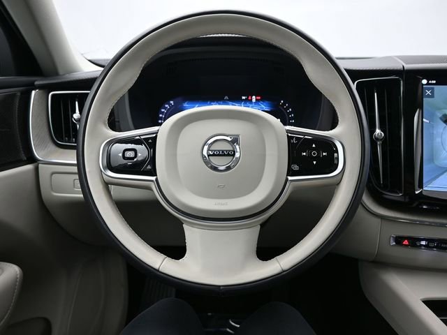 Used 2023 Volvo XC60 B5 Ultimate image 26