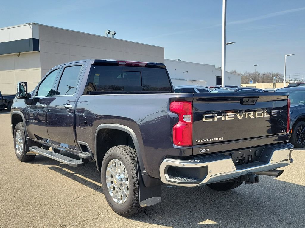 Used 2024 Chevrolet Silverado 2500 LTZ w/ LTZ Plus Package image 3