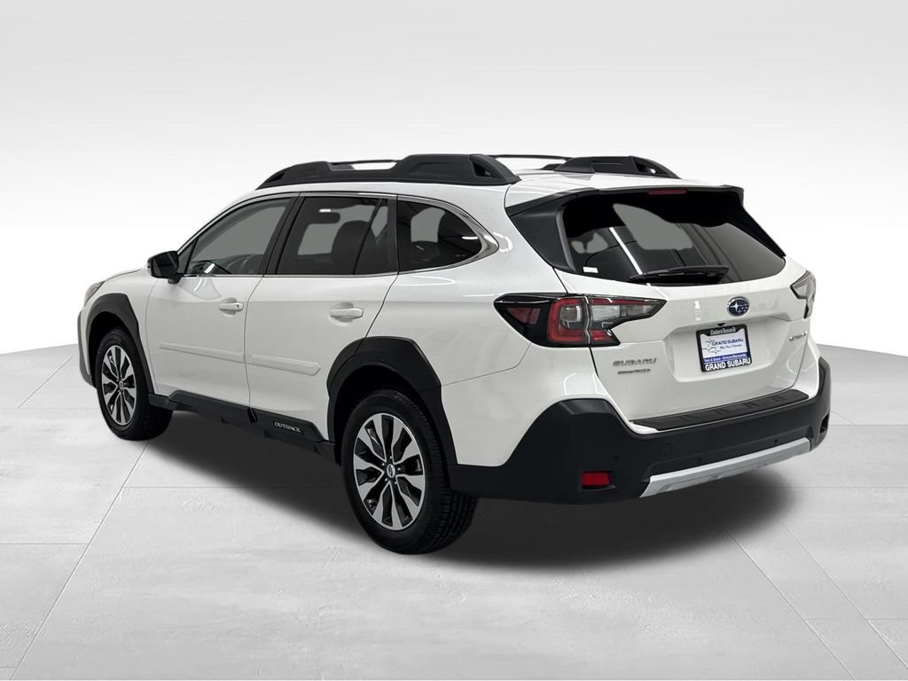 Used 2025 Subaru Outback Limited AWD/4WD image 5