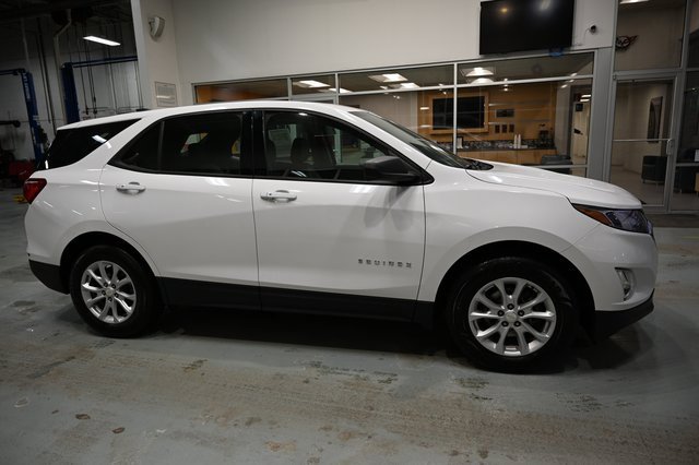 Used 2018 Chevrolet Equinox LS image 4