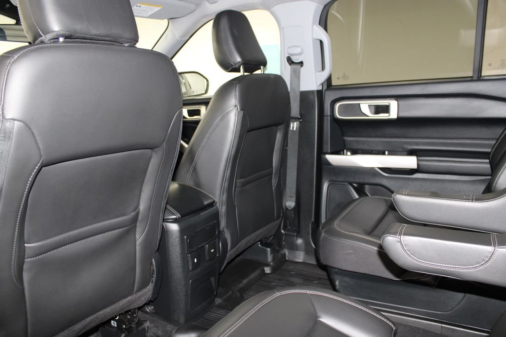 Used 2023 Ford Explorer XLT w/ Equipment Group 202A AWD/4WD image 27