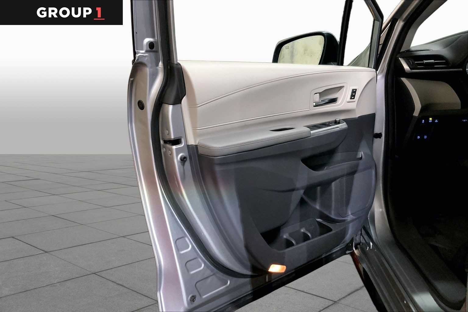Certified 2024 Toyota Sienna Limited AWD/4WD image 22