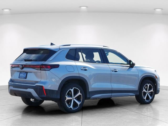 Used 2025 Volkswagen Tiguan SE image 7