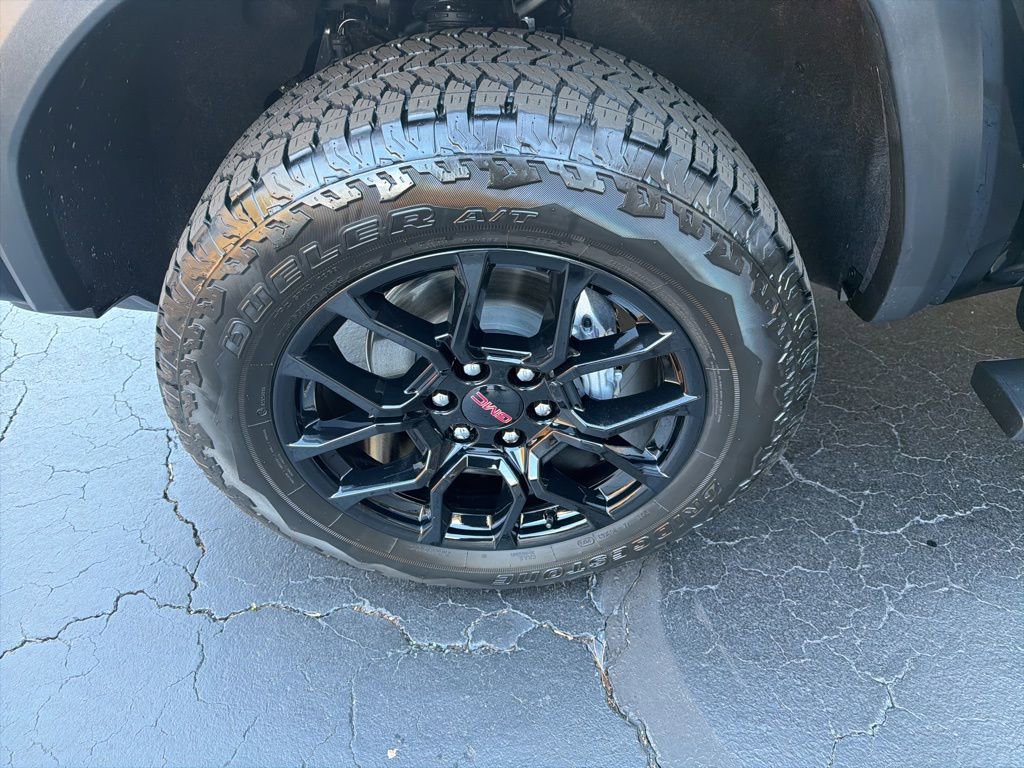New 2026 GMC Canyon AT4 w/ AT4 Premium Package image 14