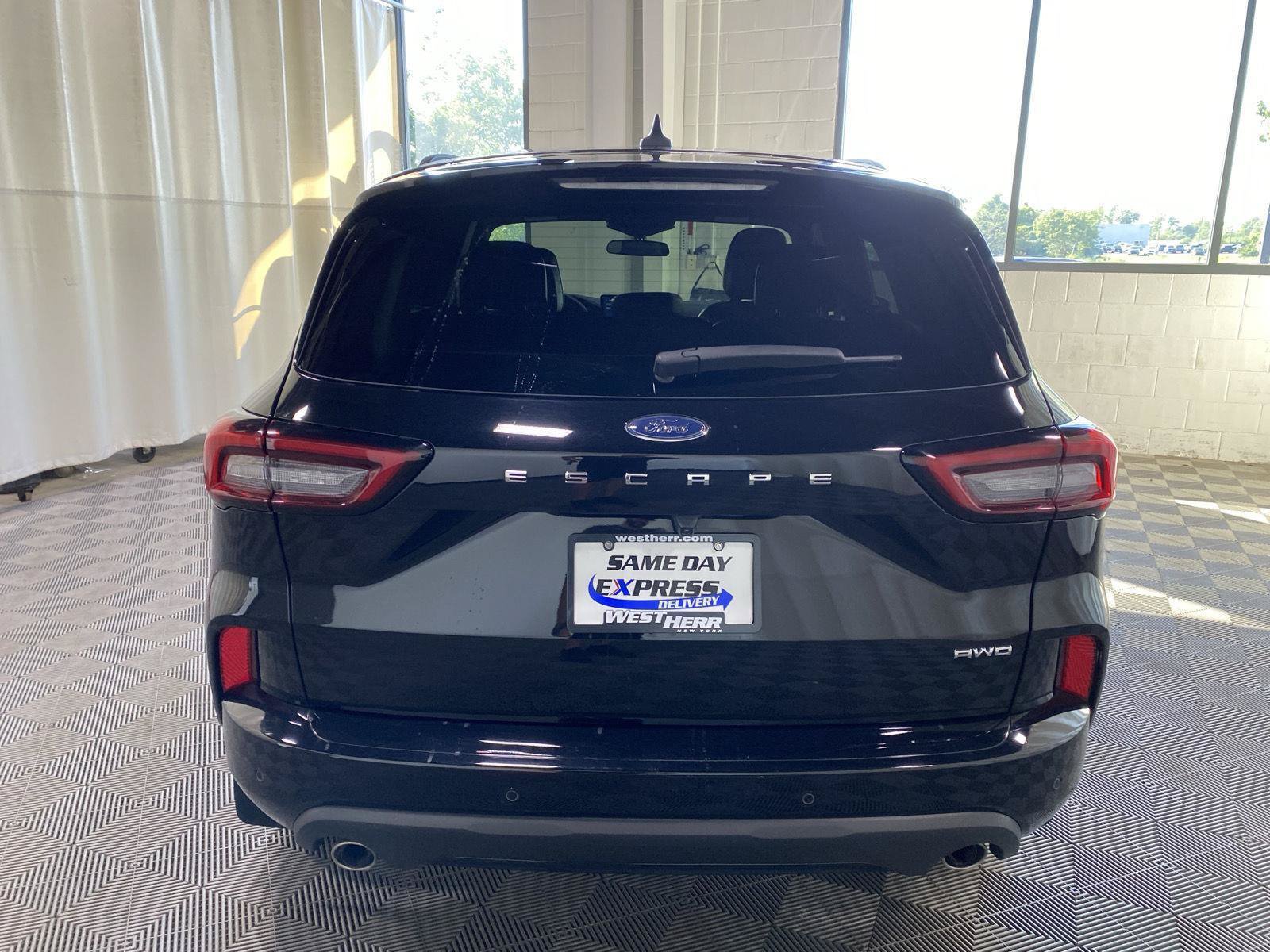 Used 2023 Ford Escape ST-Line Select w/ Tech Pack #2 AWD/4WD image 7