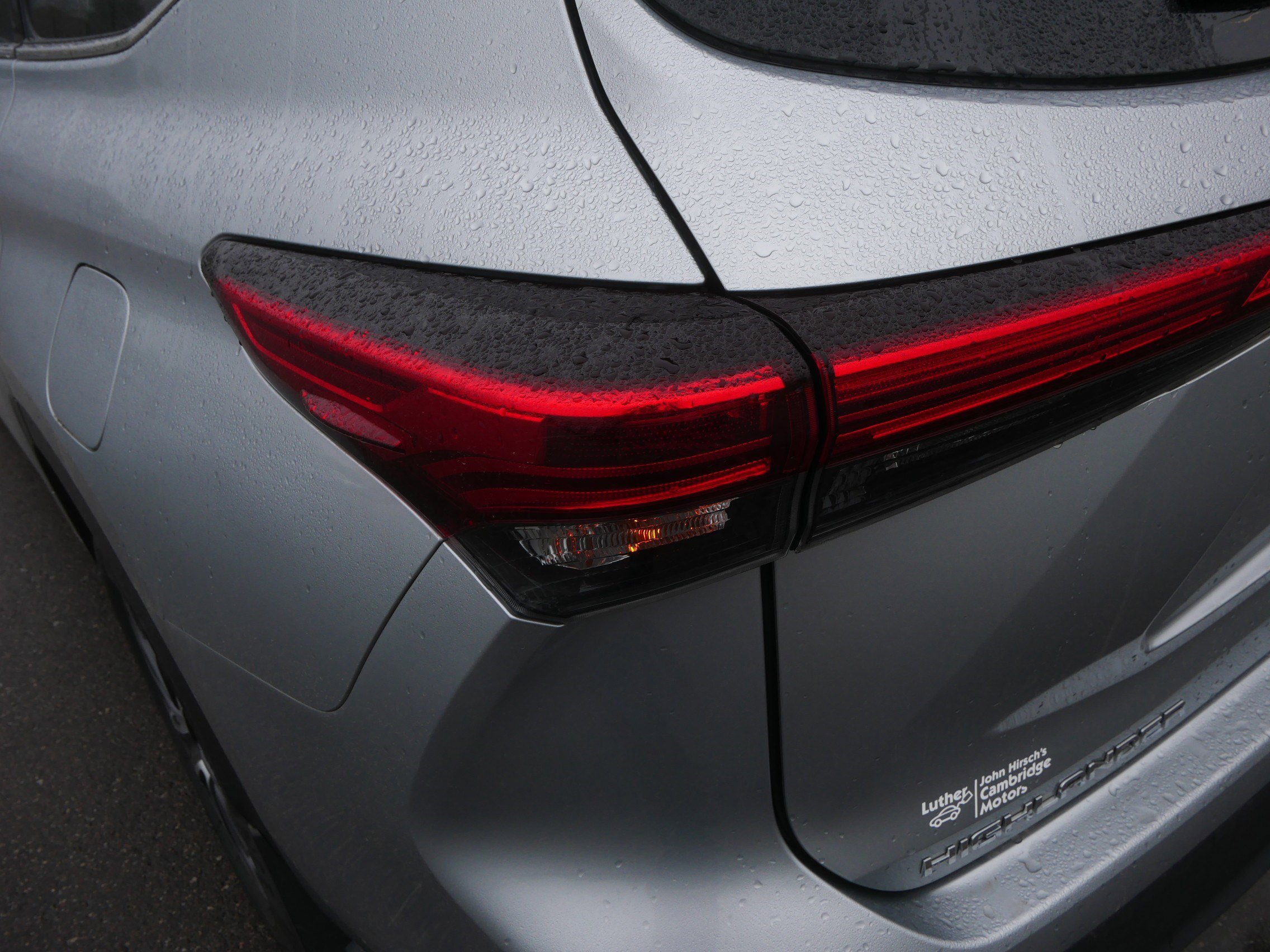 Used 2020 Toyota Highlander XLE AWD/4WD image 17