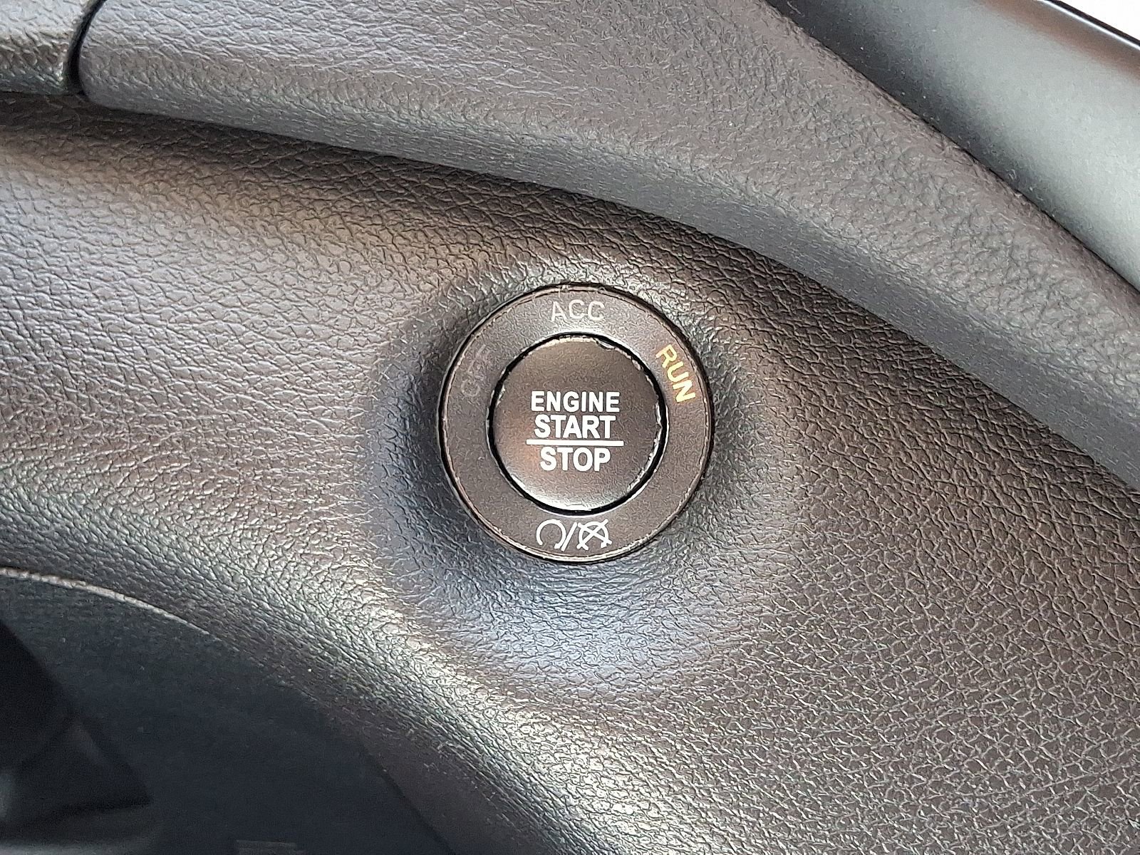 Used 2019 Jeep Cherokee Limited AWD/4WD image 25