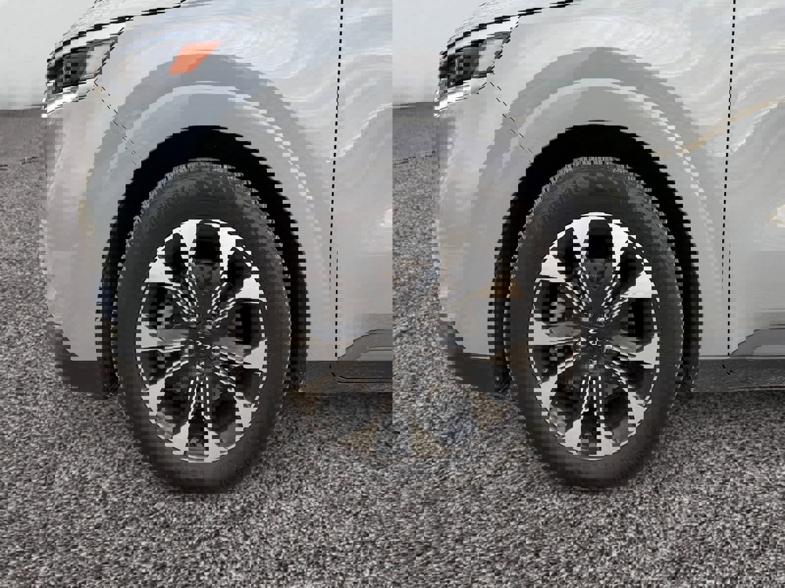 Used 2024 Kia Carnival EX image 14