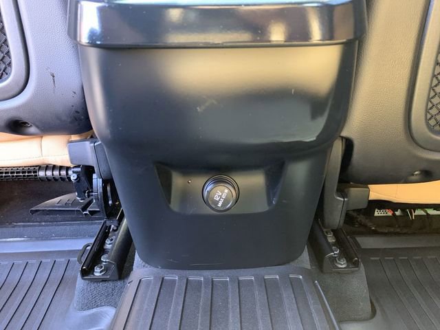 Used 2018 Volvo XC60 T6 Momentum w/ Convenience Package AWD/4WD image 32