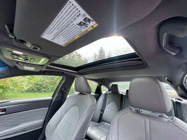 Used 2021 Toyota Avalon Limited w/ Advanced Safety Package FWD image 12