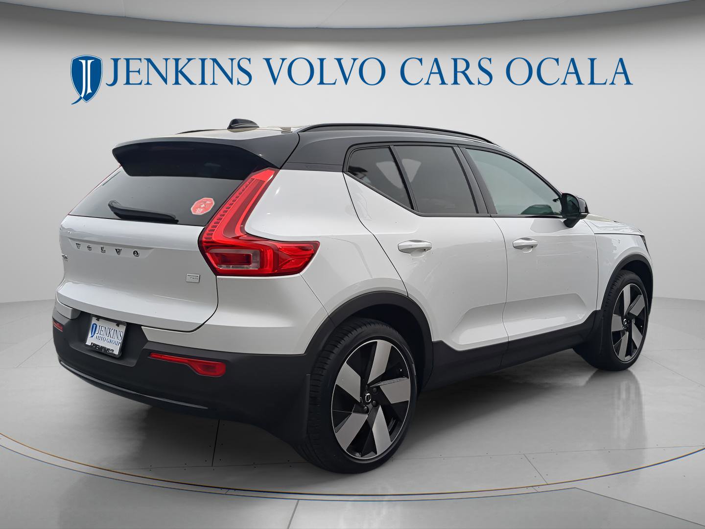 New 2024 Volvo XC40 Recharge Ultimate w/ Protection Package Premier image 3