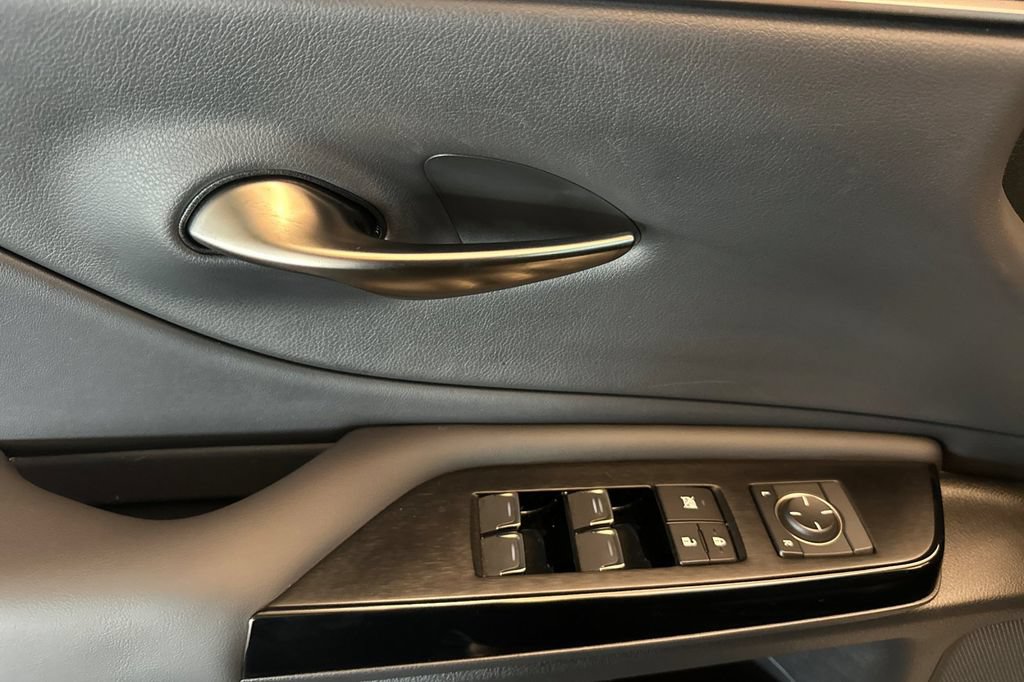 Certified 2025 Lexus ES 350 FWD image 11