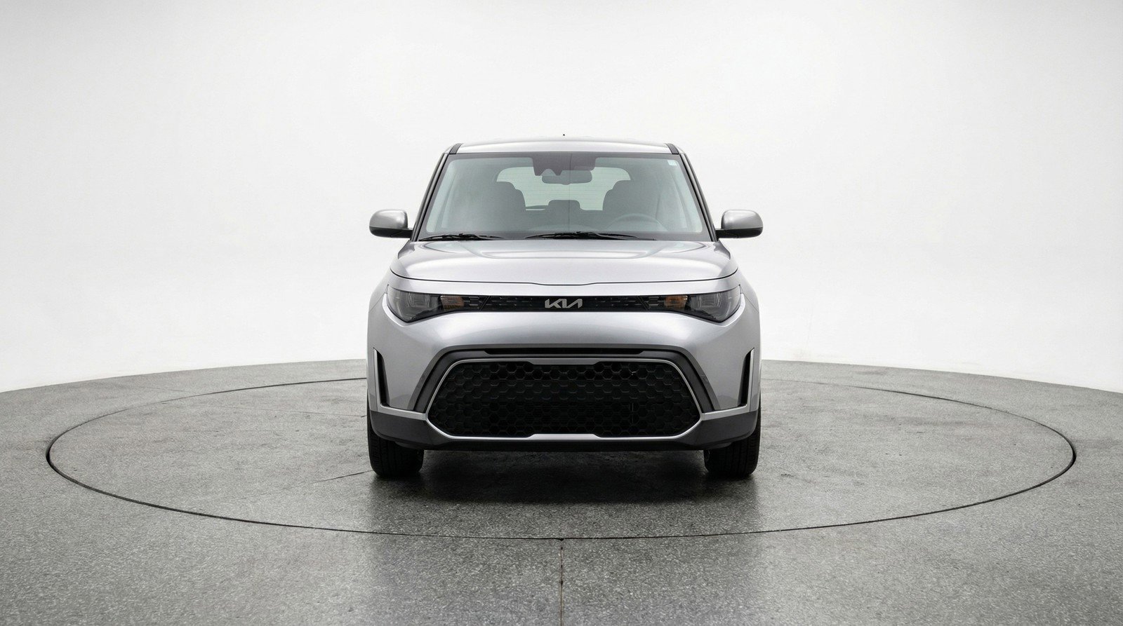 Used 2025 Kia Soul LX w/ LX Technology Package FWD image 2