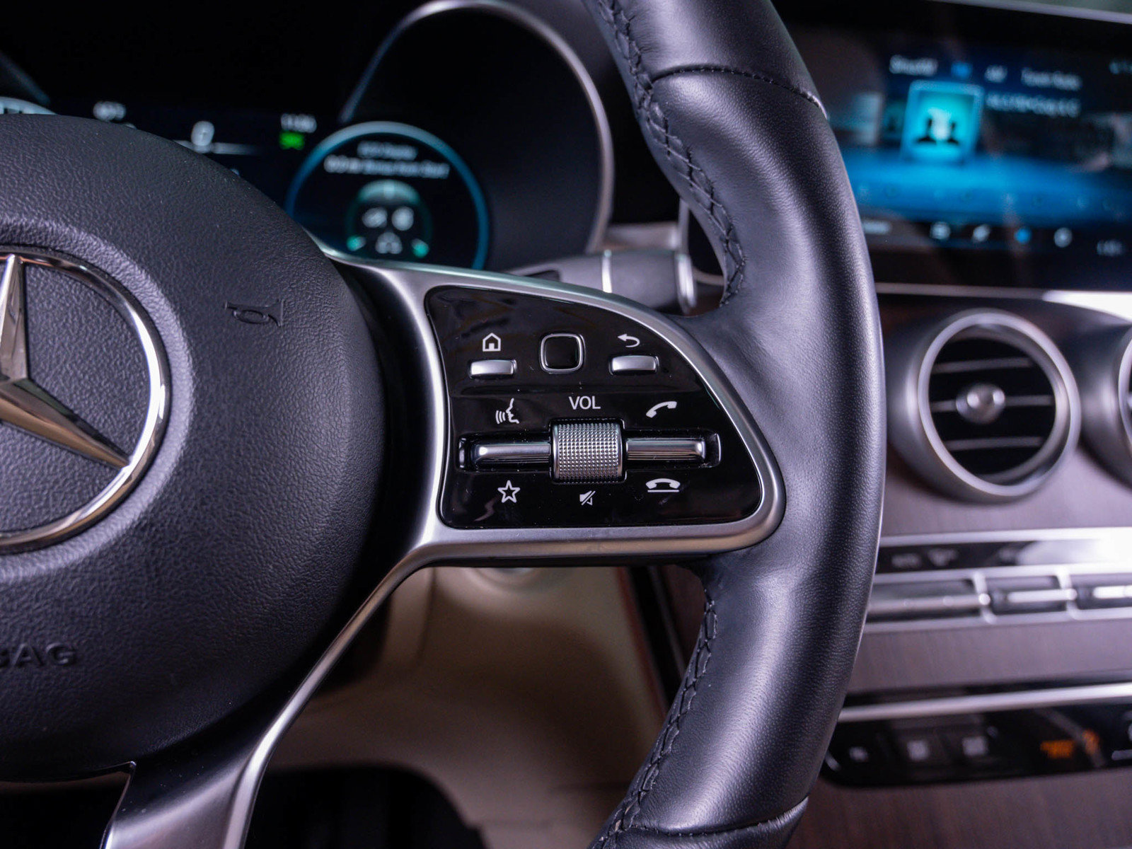 Used 2022 Mercedes-Benz GLC 300 4MATIC image 23