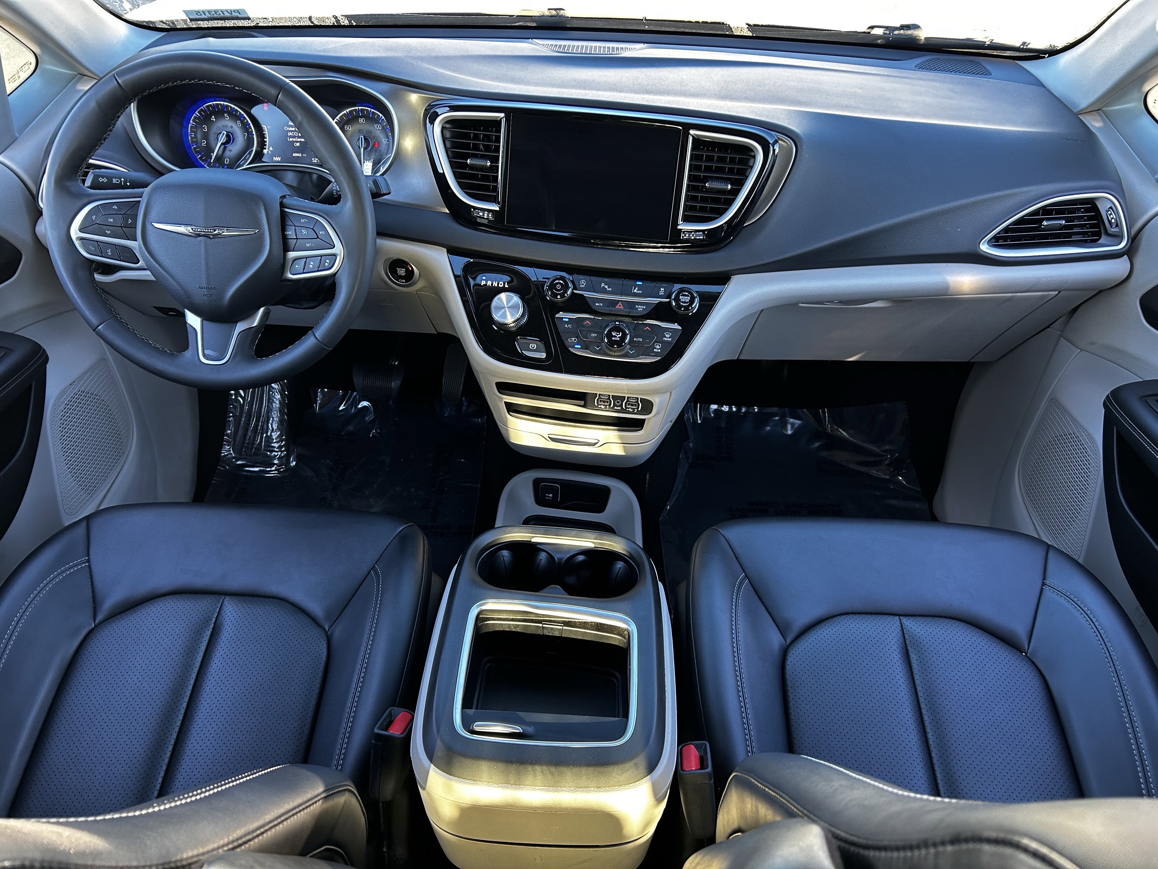 Certified 2024 Chrysler Pacifica Touring-L image 14