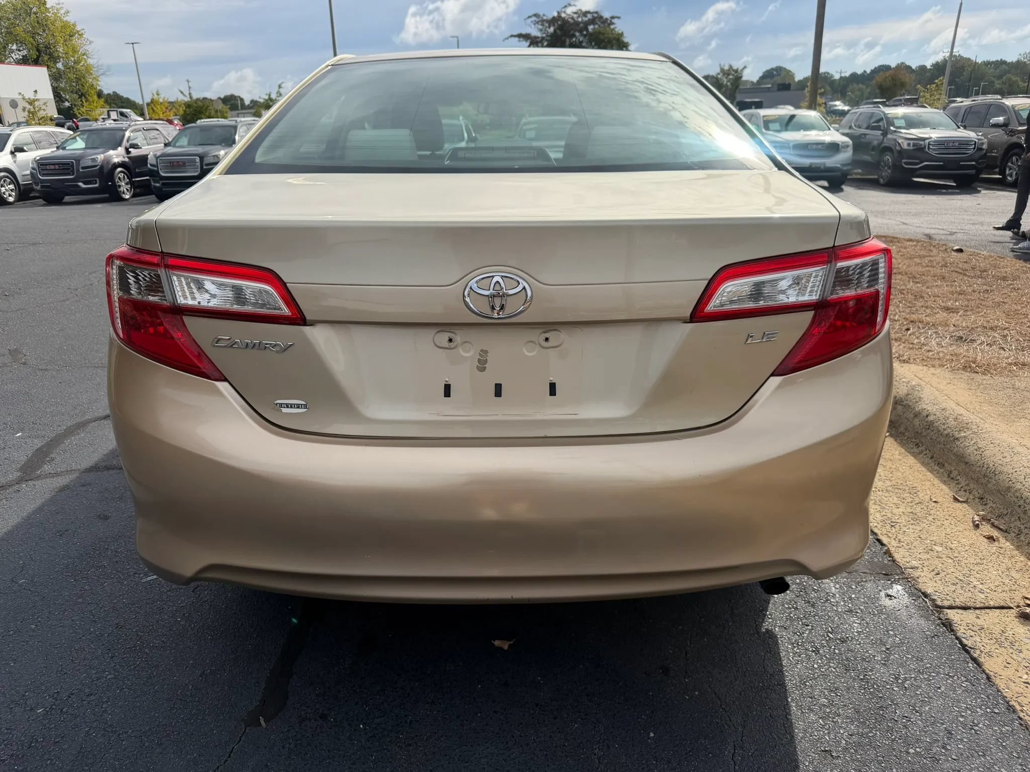 Used 2012 Toyota Camry LE FWD image 6
