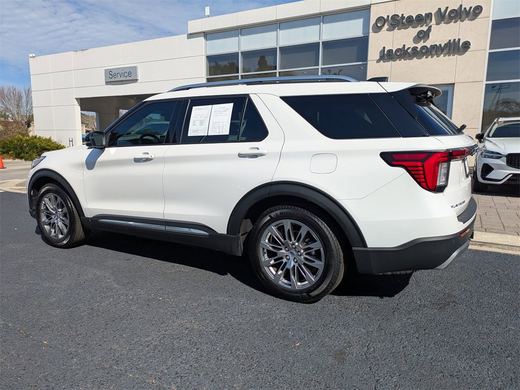 Used 2025 Ford Explorer Platinum image 4