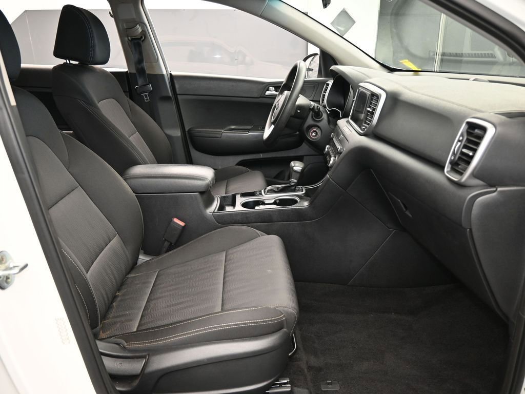 Used 2020 Kia Sportage LX image 38