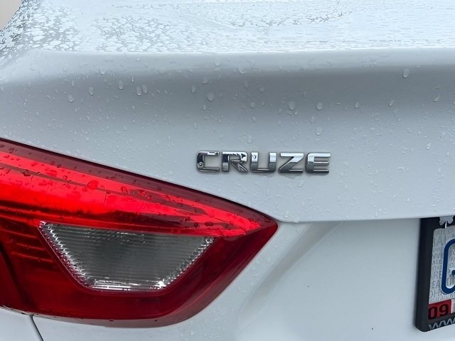 Used 2016 Chevrolet Cruze LT w/ Sun And Sound Package FWD image 11