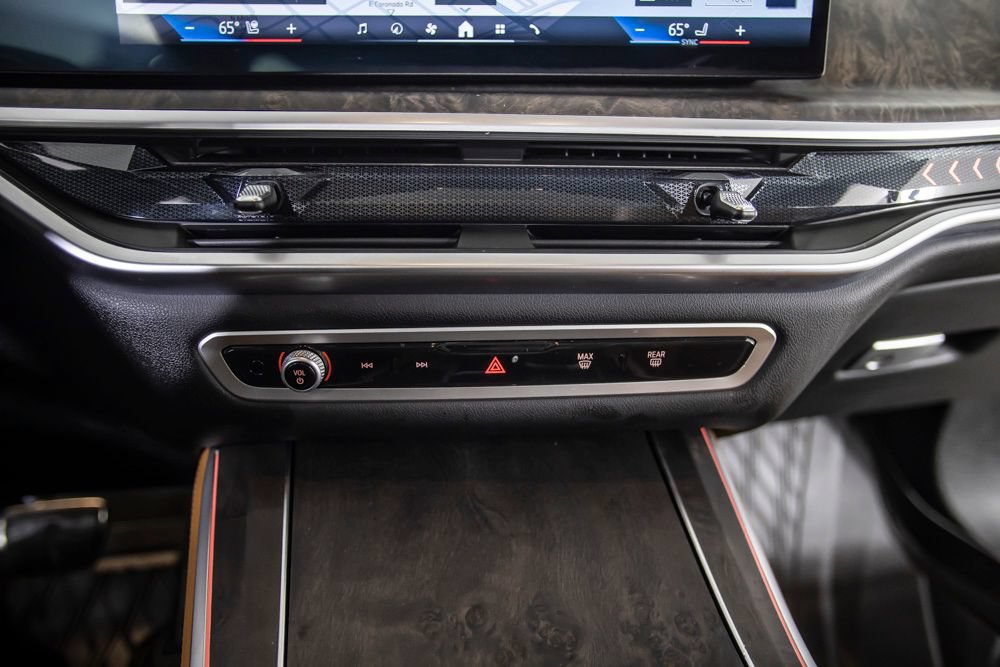 Used 2025 BMW X5 sDrive40i w/ M Sport Package RWD image 32
