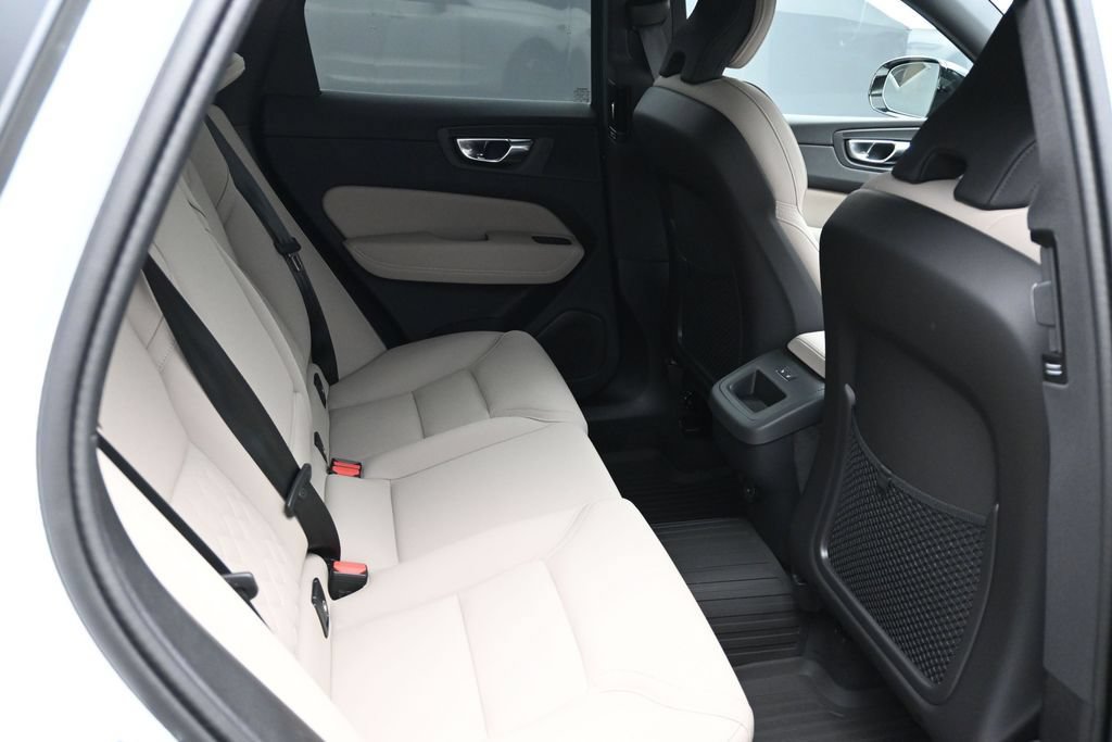 New 2026 Volvo XC60 B5 Plus w/ Climate Package AWD/4WD image 18