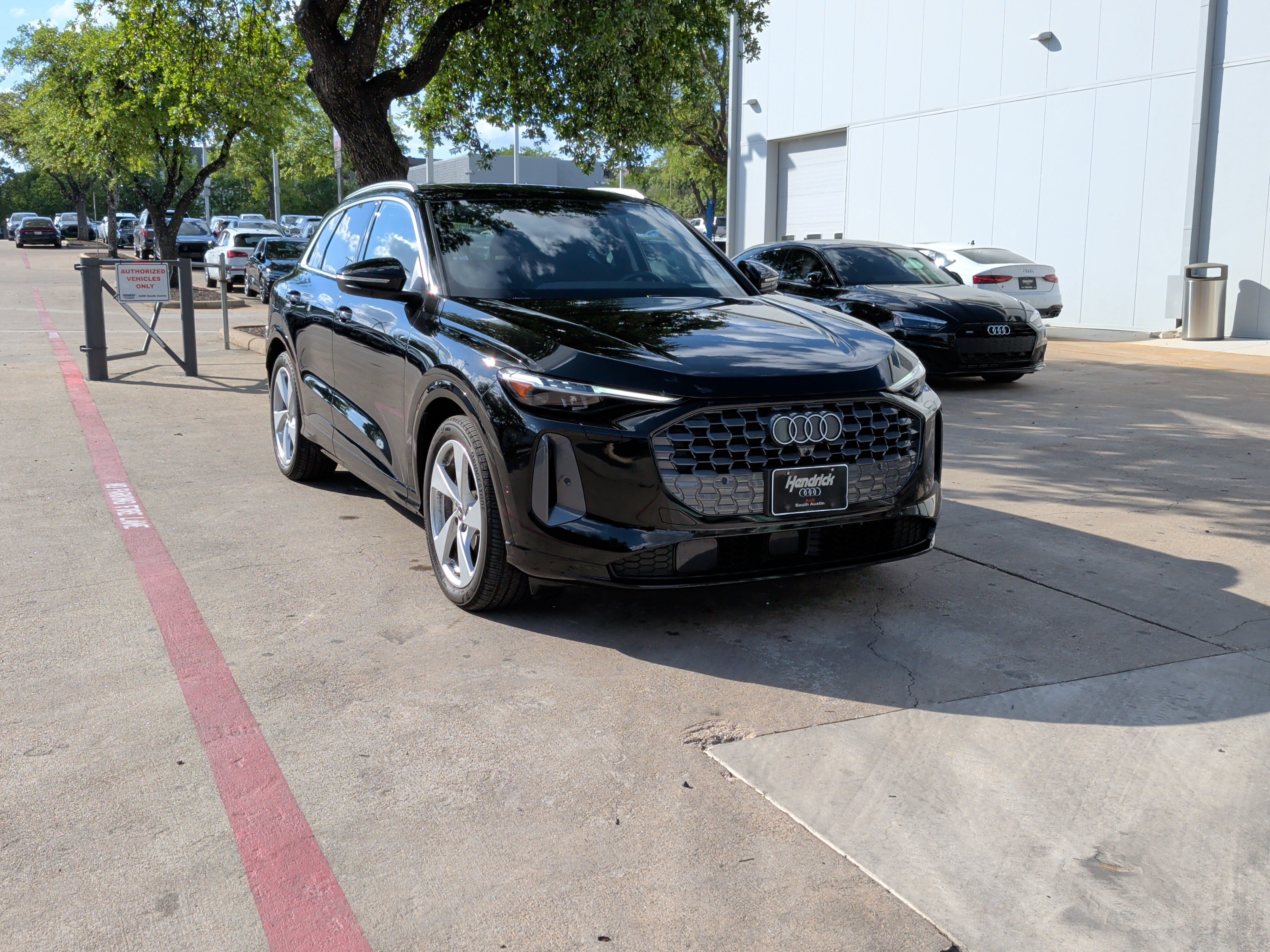 Used 2025 Audi Q5 Prestige AWD/4WD image 2