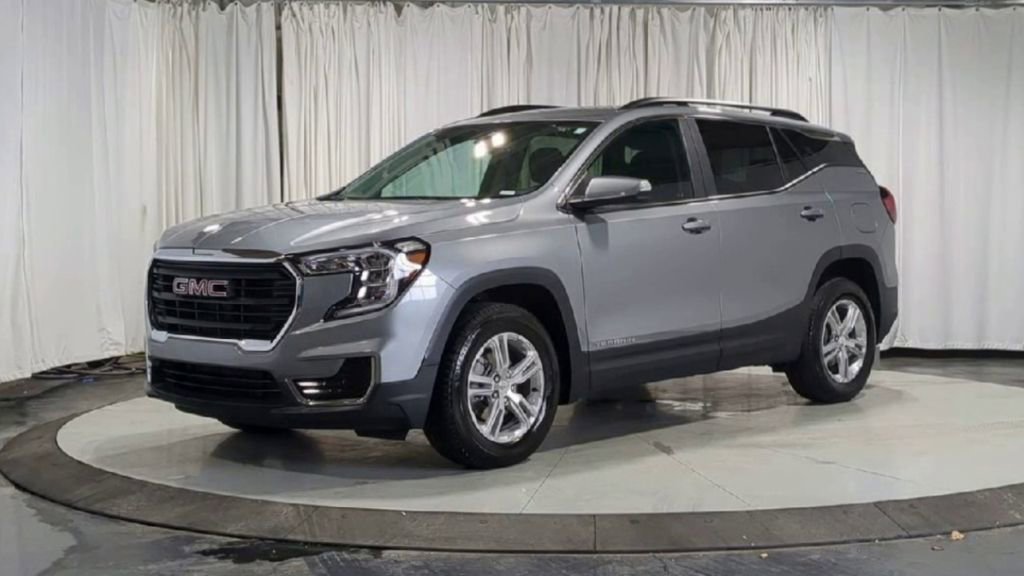 Used 2023 GMC Terrain SLE w/ Driver Convenience Package AWD/4WD image 5
