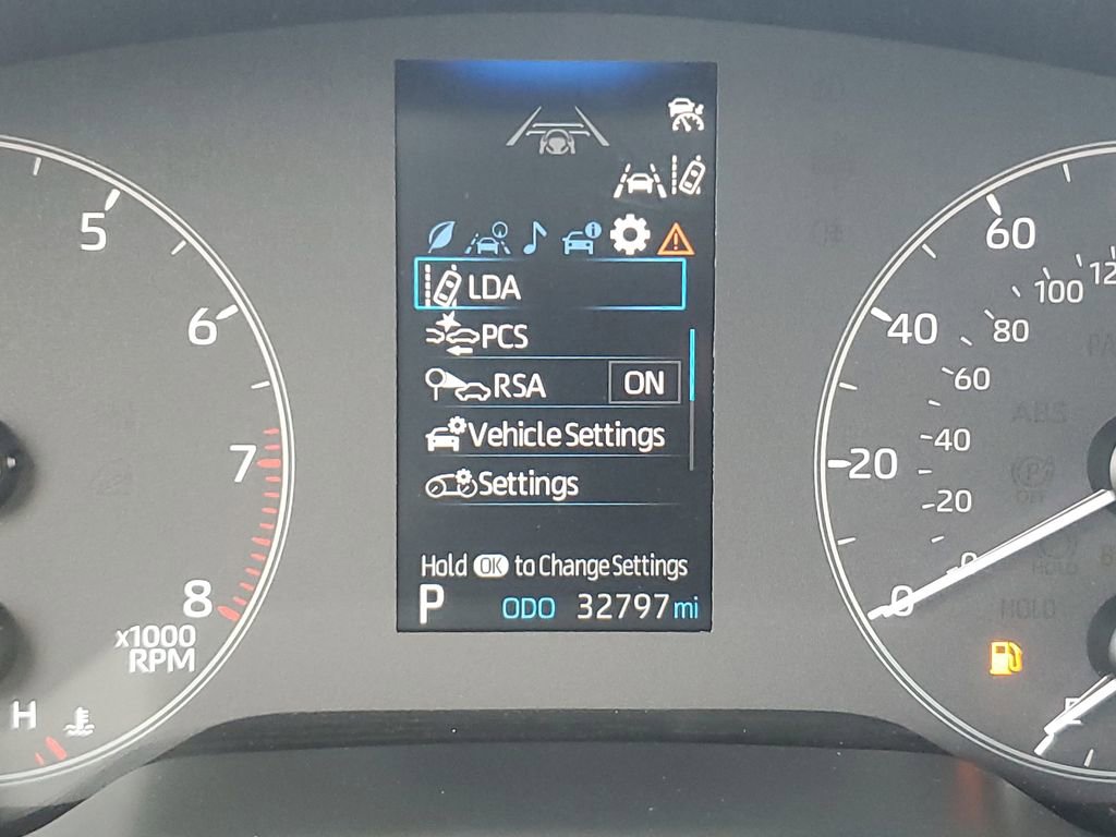 Used 2023 Toyota Corolla Cross L AWD/4WD image 21