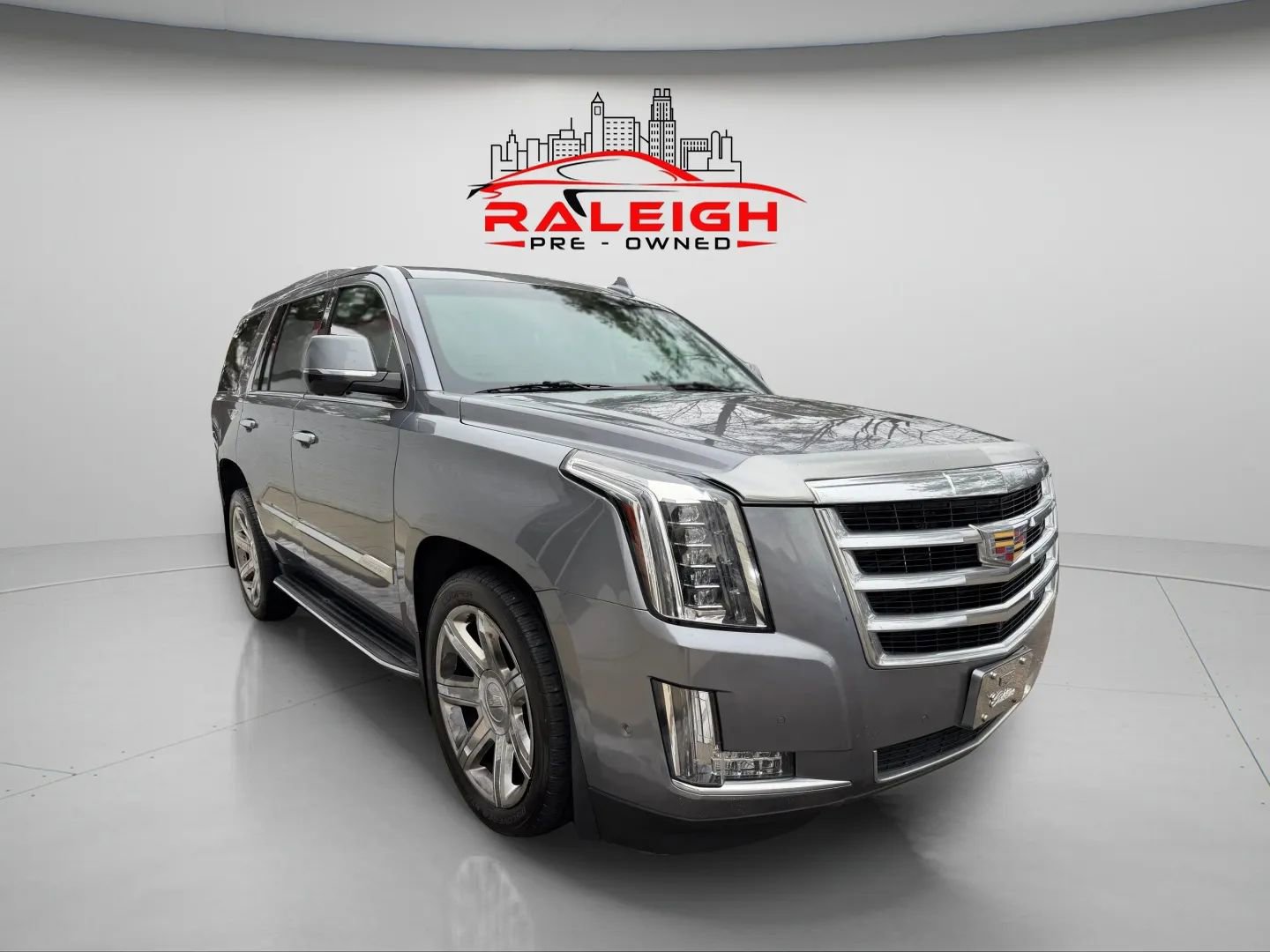 Used 2018 Cadillac Escalade Luxury image 4
