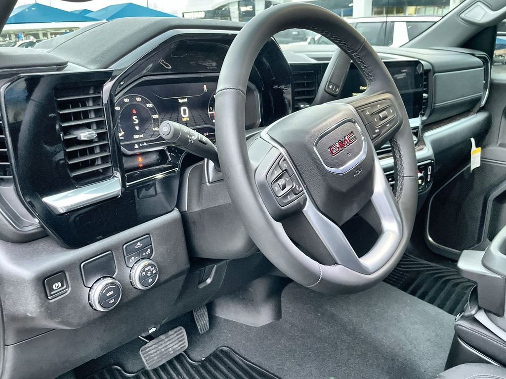 New 2025 GMC Sierra 1500 Elevation image 17