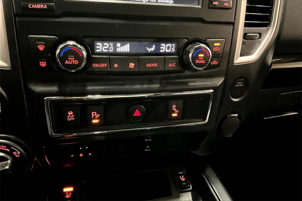 Used 2018 Nissan Titan PRO-4X image 15