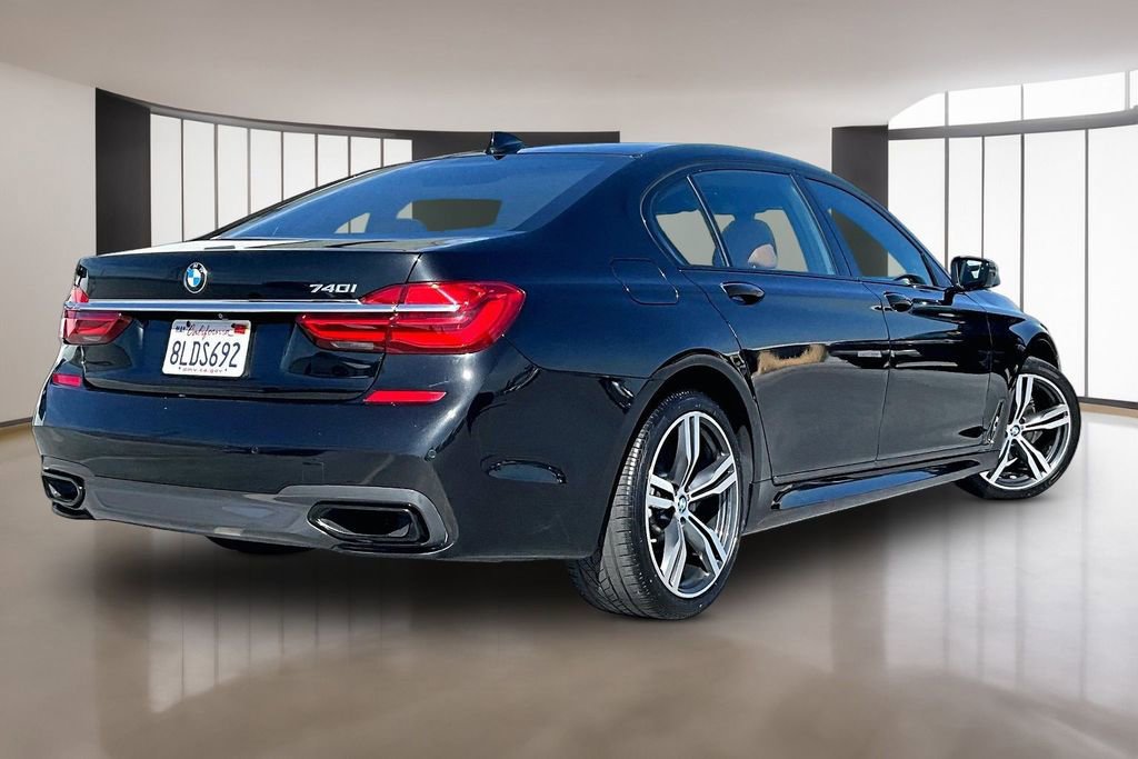 Used 2019 BMW 740i w/ M Sport Package image 6
