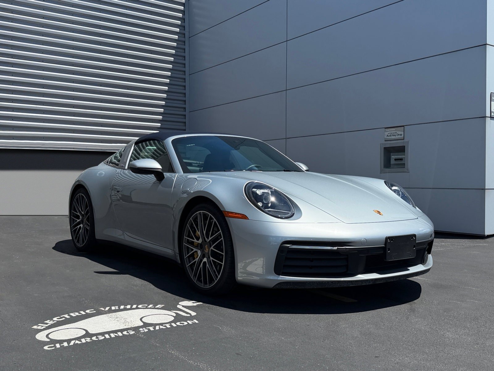 Used 2021 Porsche 911 Targa 4S w/ Sport Package AWD/4WD image 7