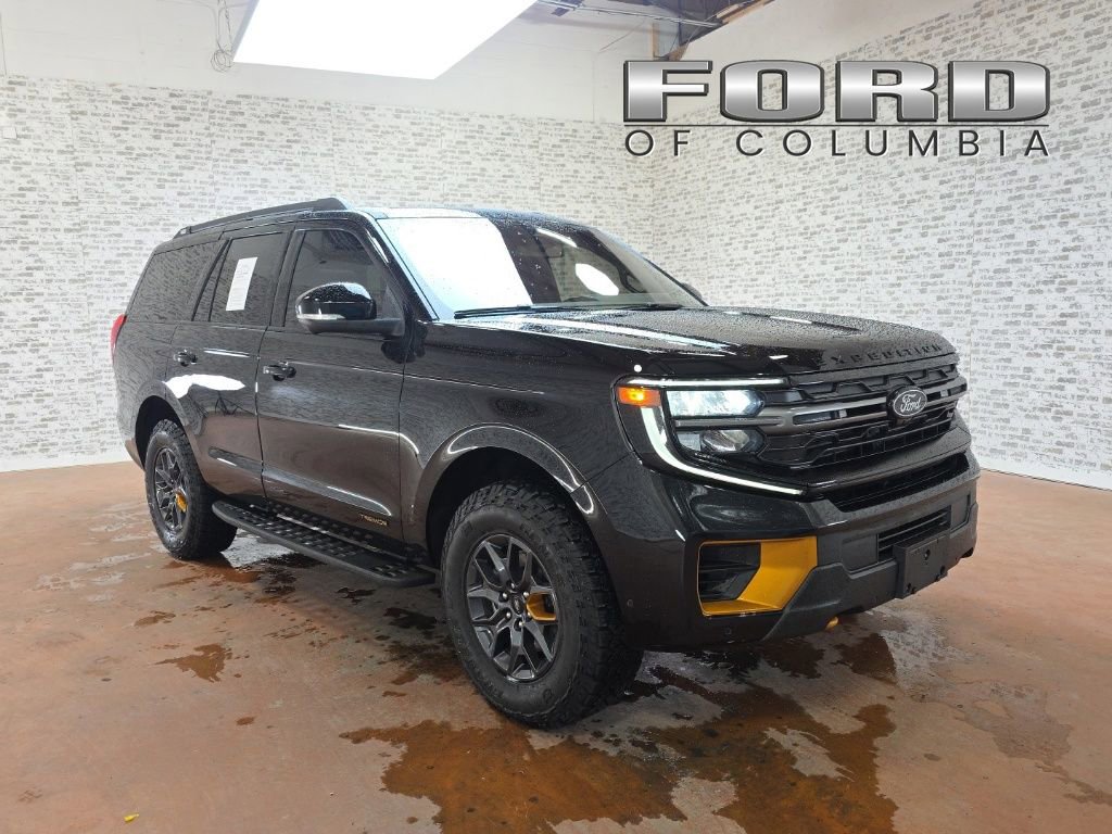 Used 2025 Ford Expedition Tremor image 1