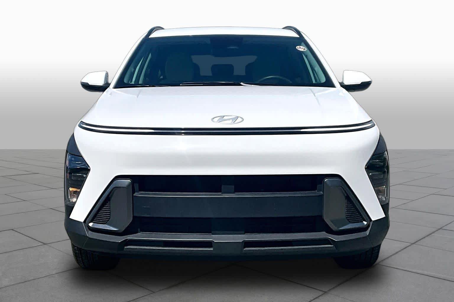 Used 2025 Hyundai Kona SEL FWD image 4
