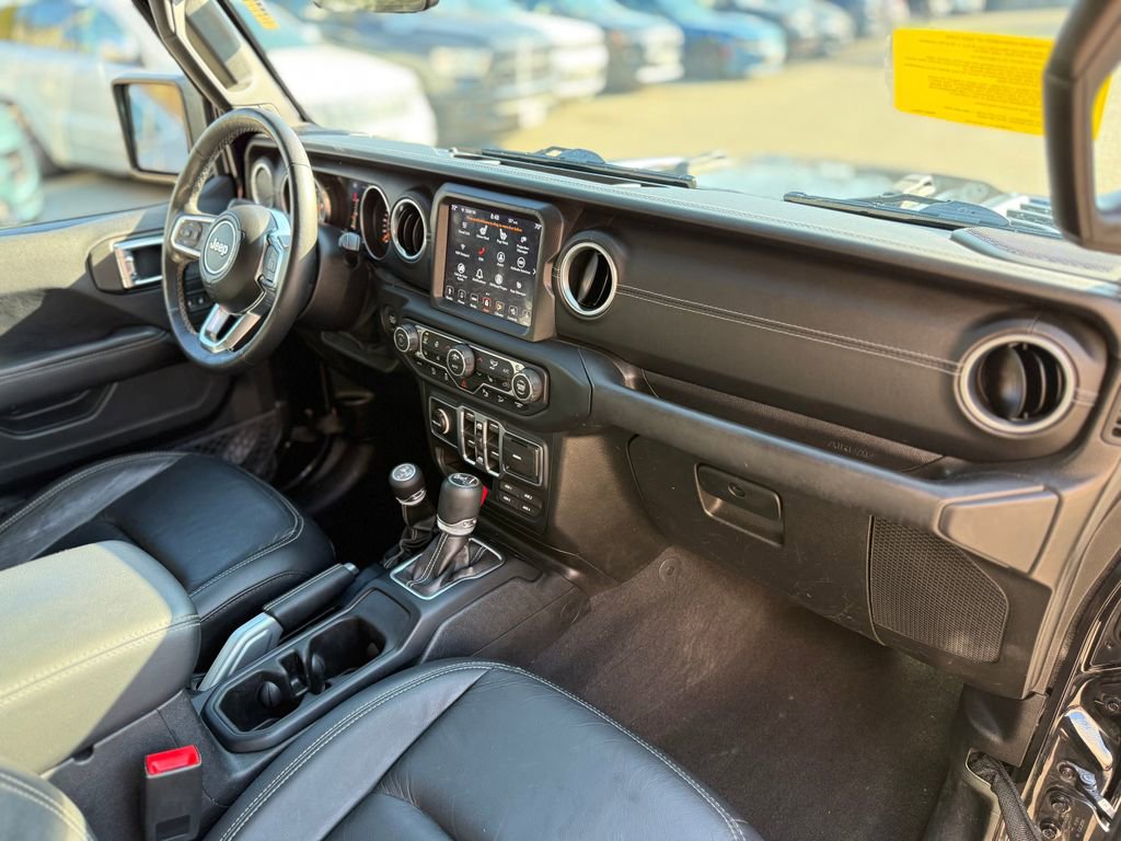 Used 2018 Jeep Wrangler Unlimited Sahara w/ Quick Order Package 24M Moab image 15