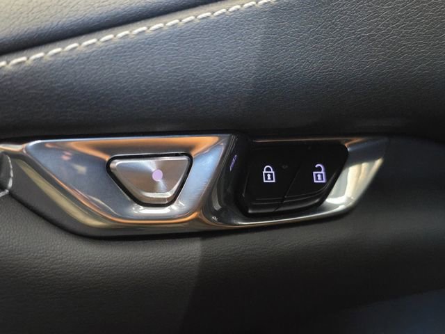 Certified 2023 Chevrolet Corvette Stingray Coupe w/ 1LT image 25