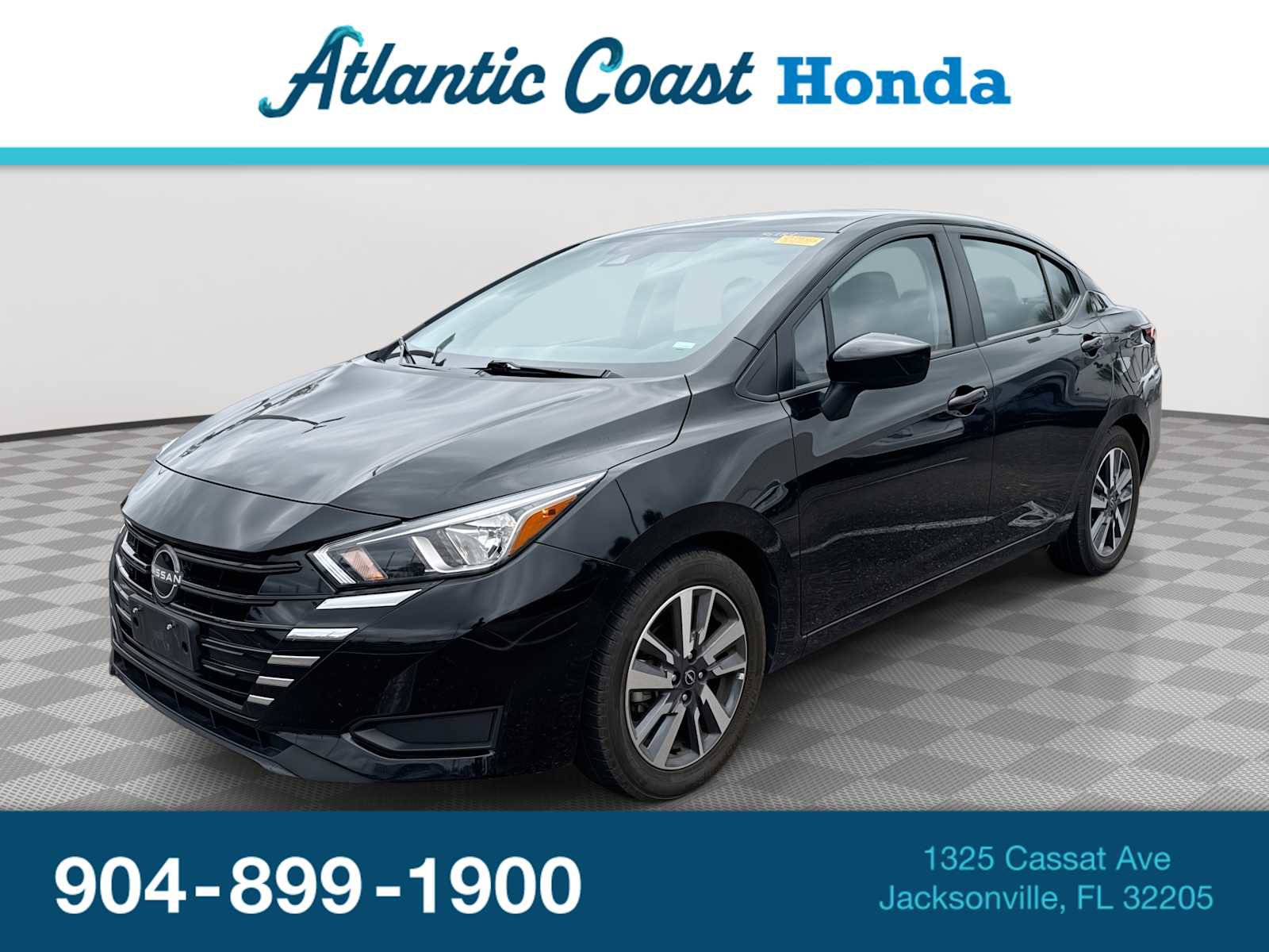 Used 2023 Nissan Versa SV FWD image 1