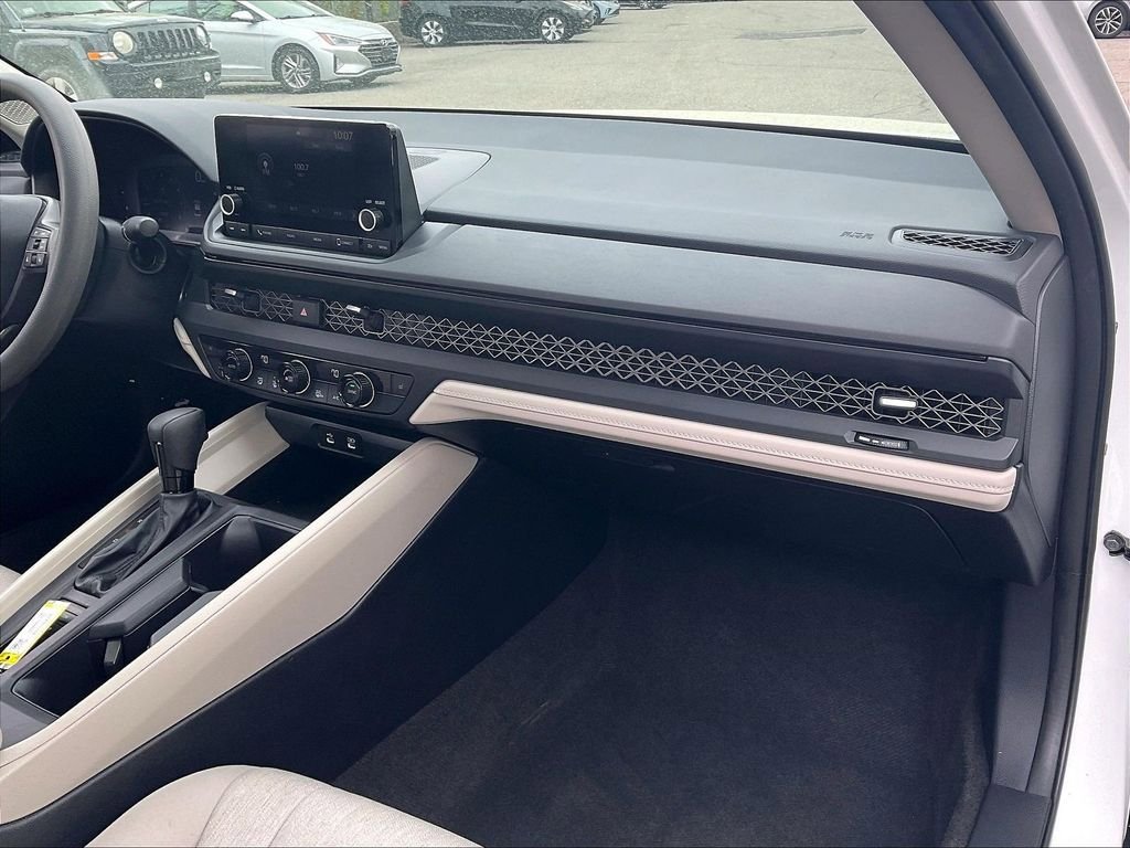 Used 2023 Honda Accord EX image 13