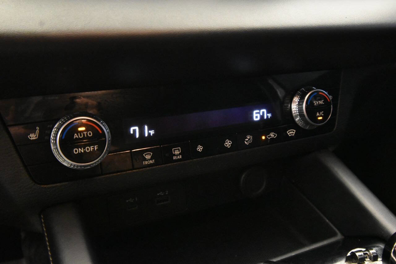 Used 2023 Mitsubishi Outlander SE Black Edition image 19