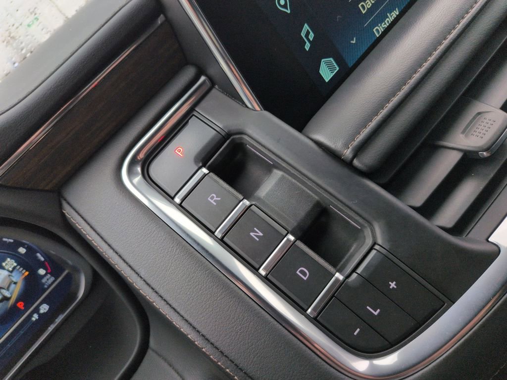 Used 2023 Chevrolet Tahoe High Country w/ Advanced Technology Package AWD/4WD image 24