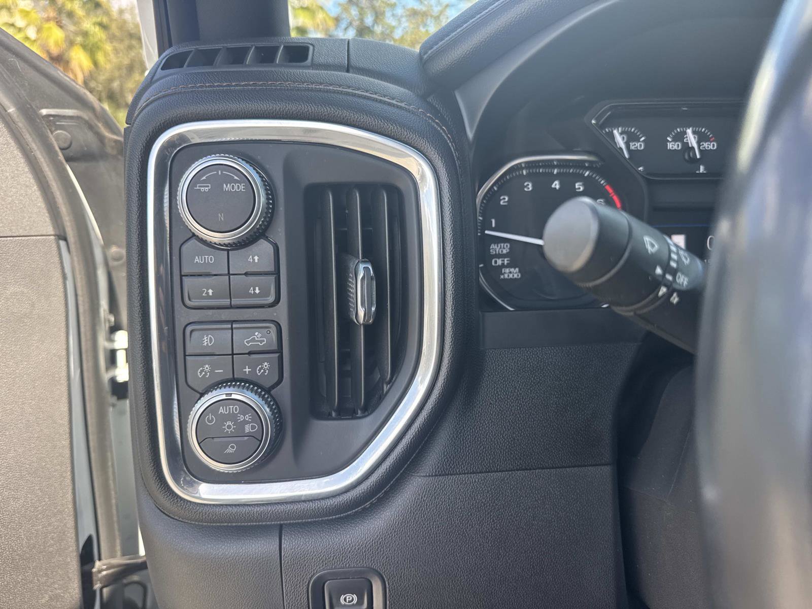 Used 2020 GMC Sierra 1500 AT4 w/ AT4 Premium Package image 31