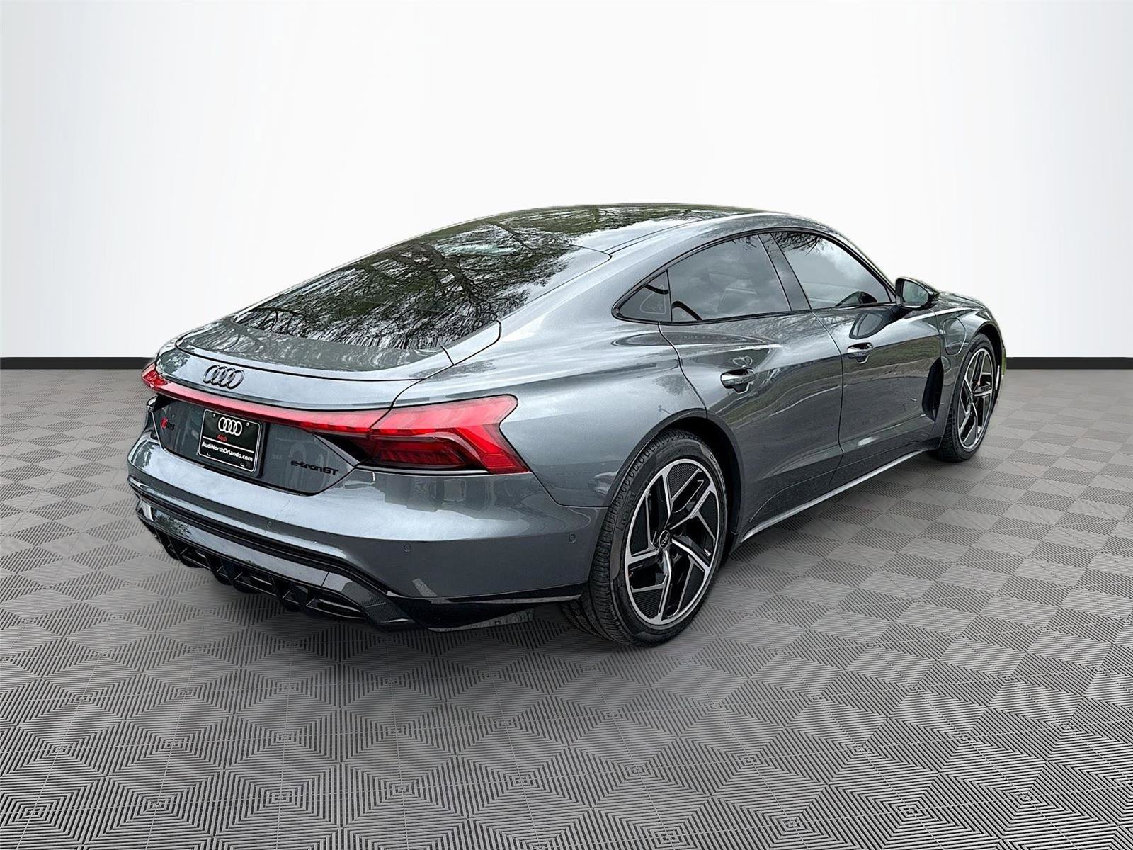 Used 2024 Audi RS e-tron GT w/ Carbon Performance Package AWD/4WD image 7