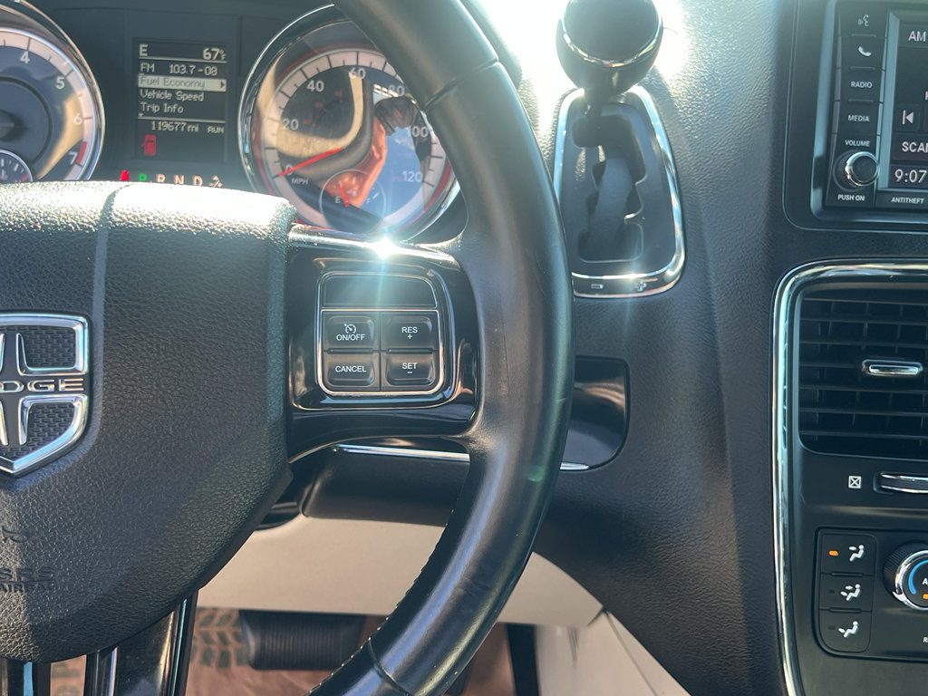 Used 2018 Dodge Grand Caravan SXT w/ Rear Park Assist Package FWD image 29