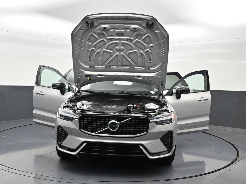 Used 2024 Volvo XC60 B5 Plus w/ Climate Package AWD/4WD image 42