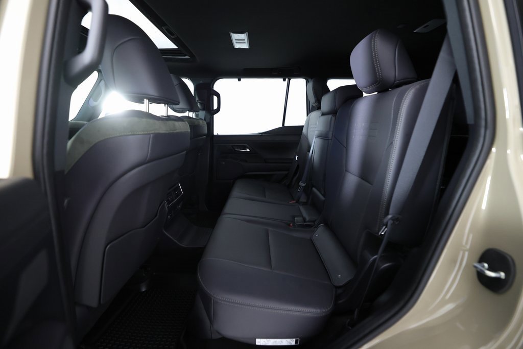 Used 2025 Lexus GX 550 image 14