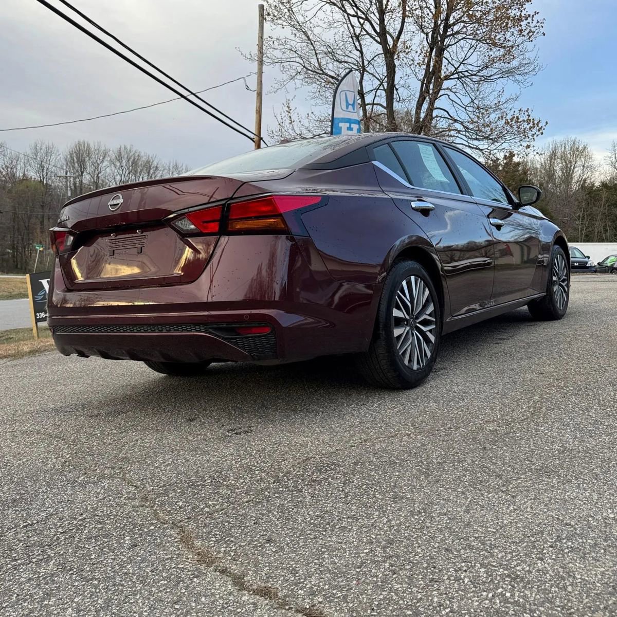 Used 2025 Nissan Altima 2.5 SV FWD image 7