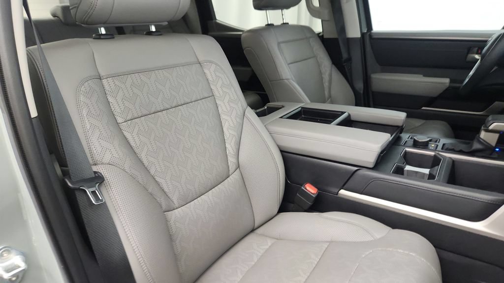 Used 2024 Toyota Tundra Limited AWD/4WD image 60
