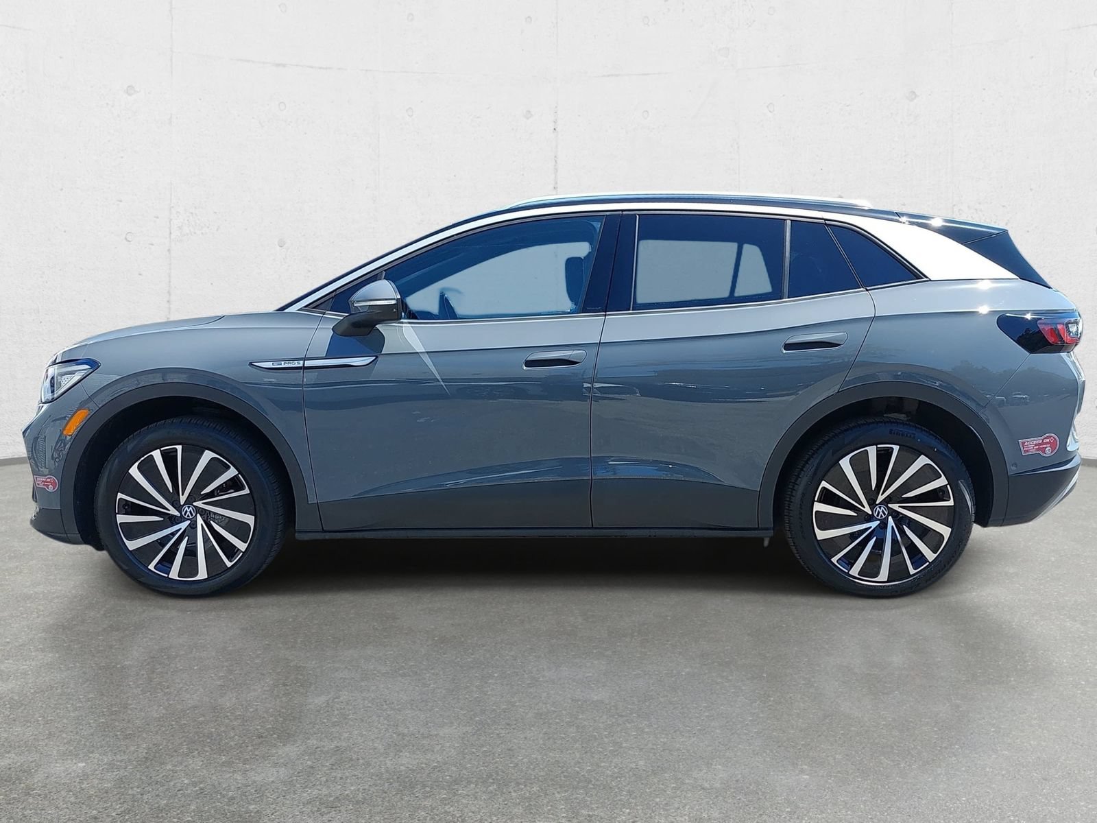 Used 2023 Volkswagen ID.4 Pro S Plus AWD/4WD image 8