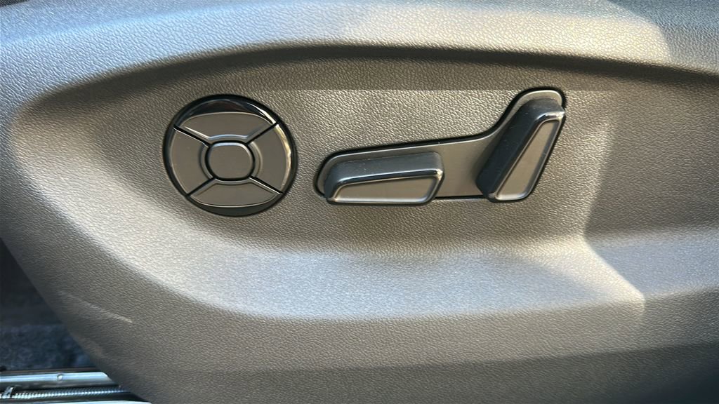 New 2026 Volkswagen Tiguan SE R-Line image 18